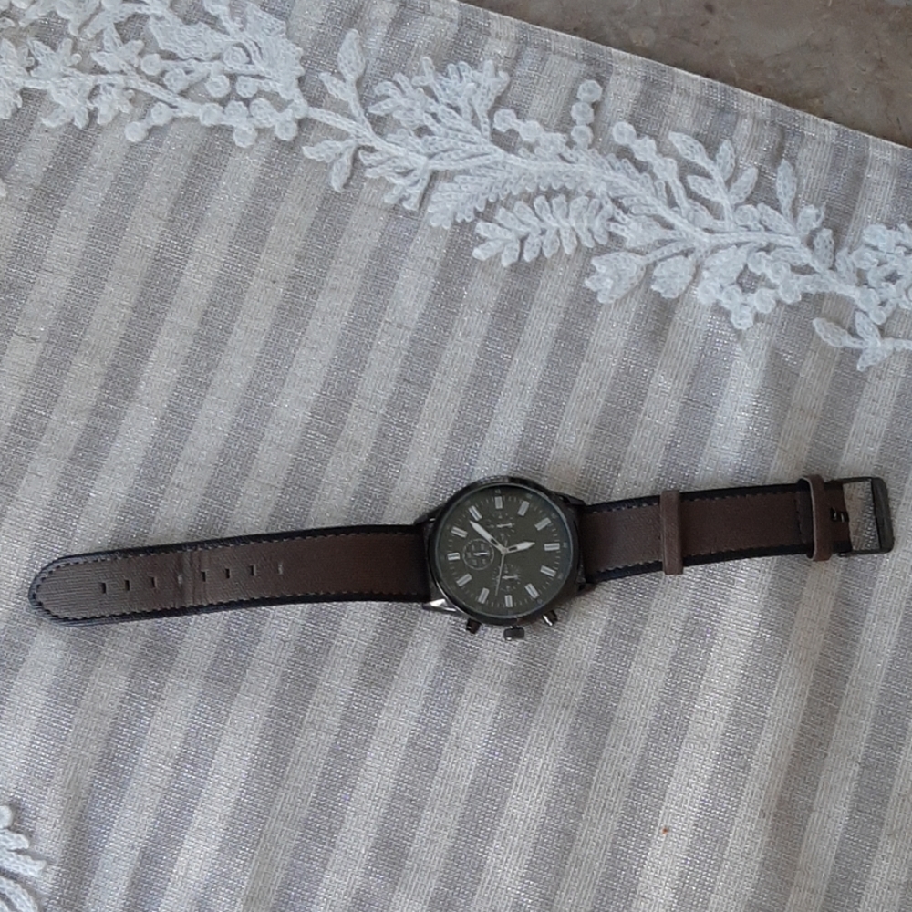Watch - Picture 2 of 8